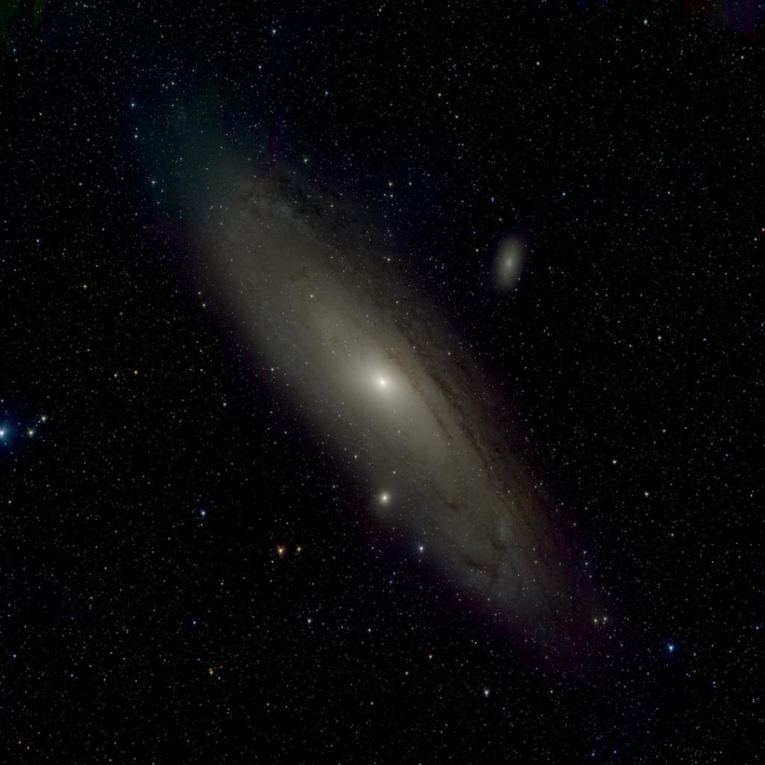 仙女星系观测季开启:裸眼0元、双筒300元,这趟254万光年能看到什么程度?