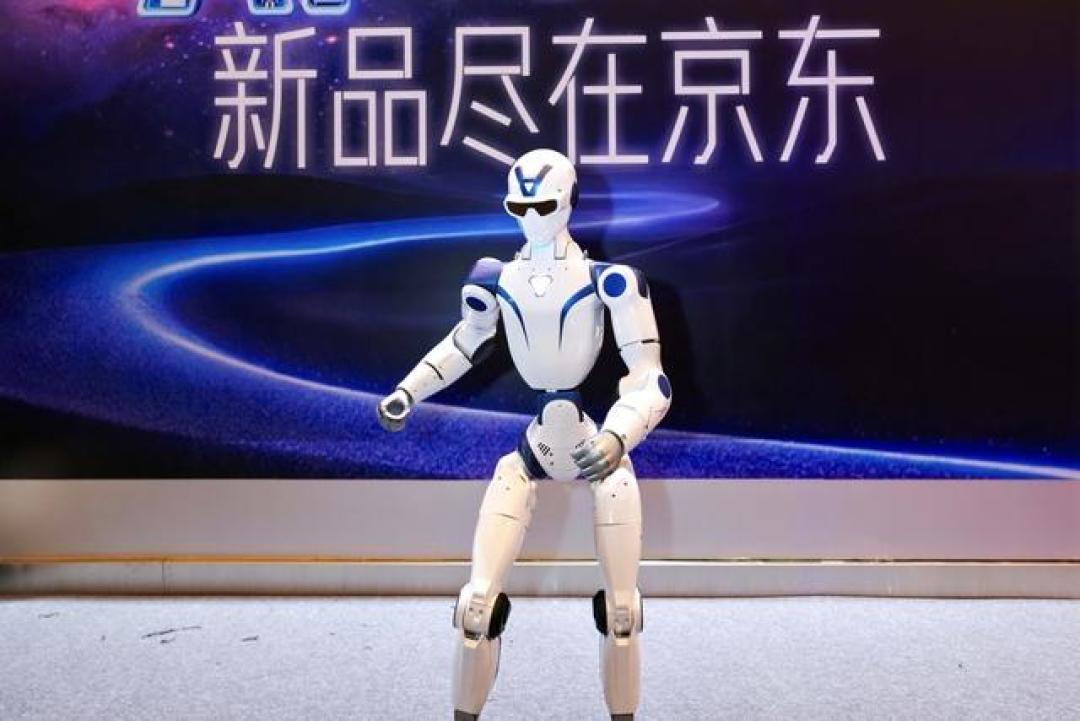 车灯会笑、AI陪伴被立规矩:2026年的