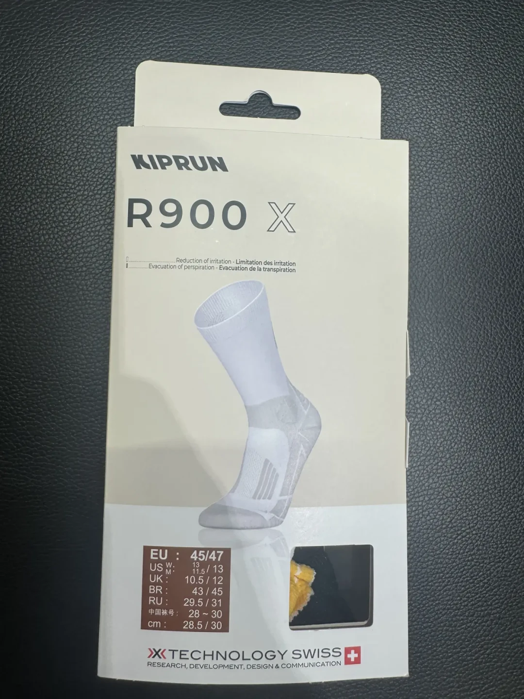 同款X-Technology技术卖三分之一价格:迪卡侬联名跑步袜补货,能平替X-SOCKS吗?