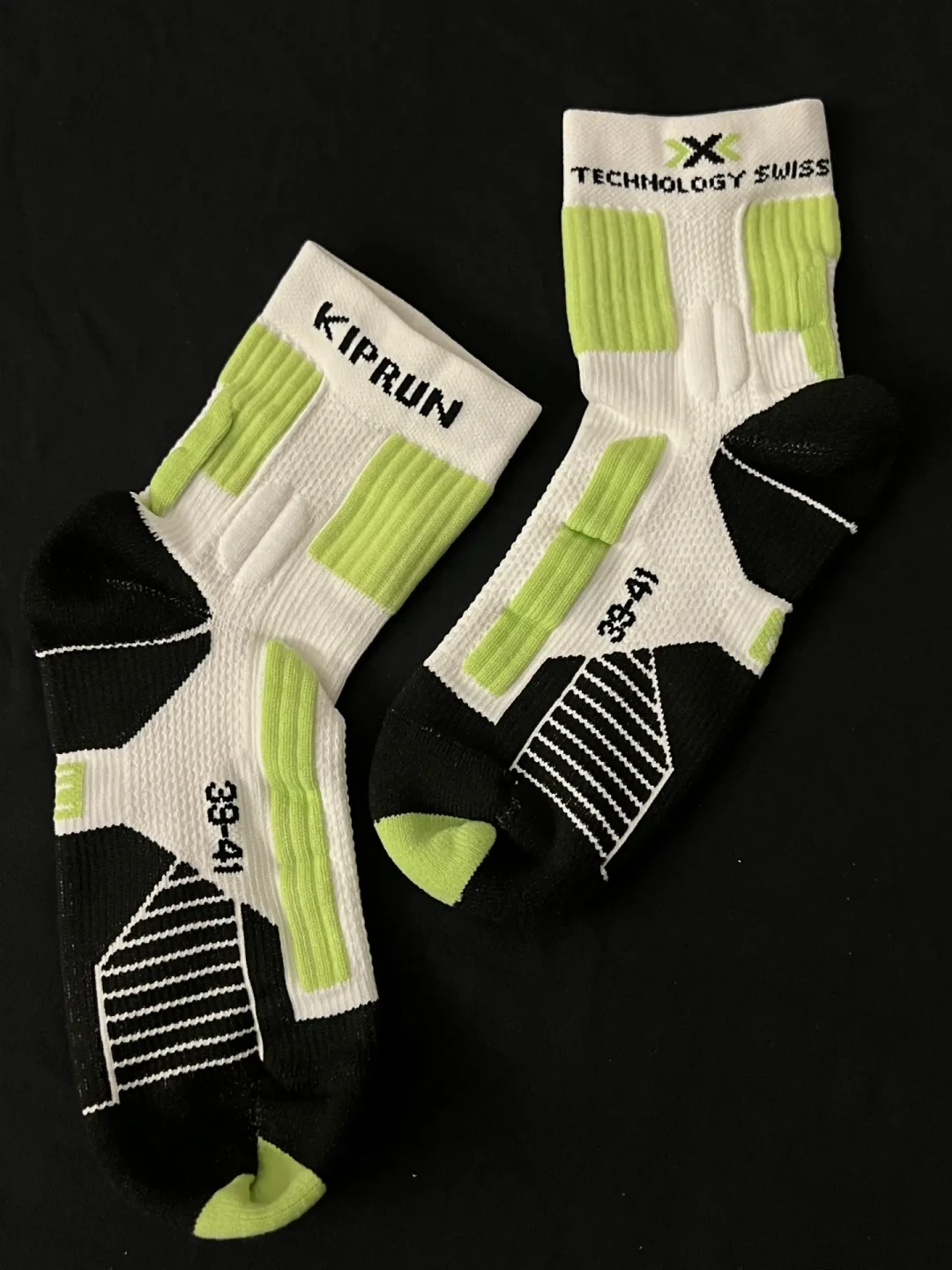 同款X-Technology技术卖三分之一价格:迪卡侬联名跑步袜补货,能平替X-SOCKS吗?