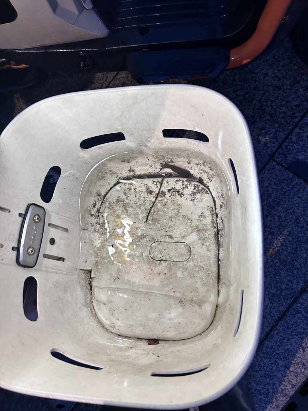 台铃的车篮,白天养鱼、晚上晃眼:翻了十几个评论区,整理出这份0元起的自救清单
