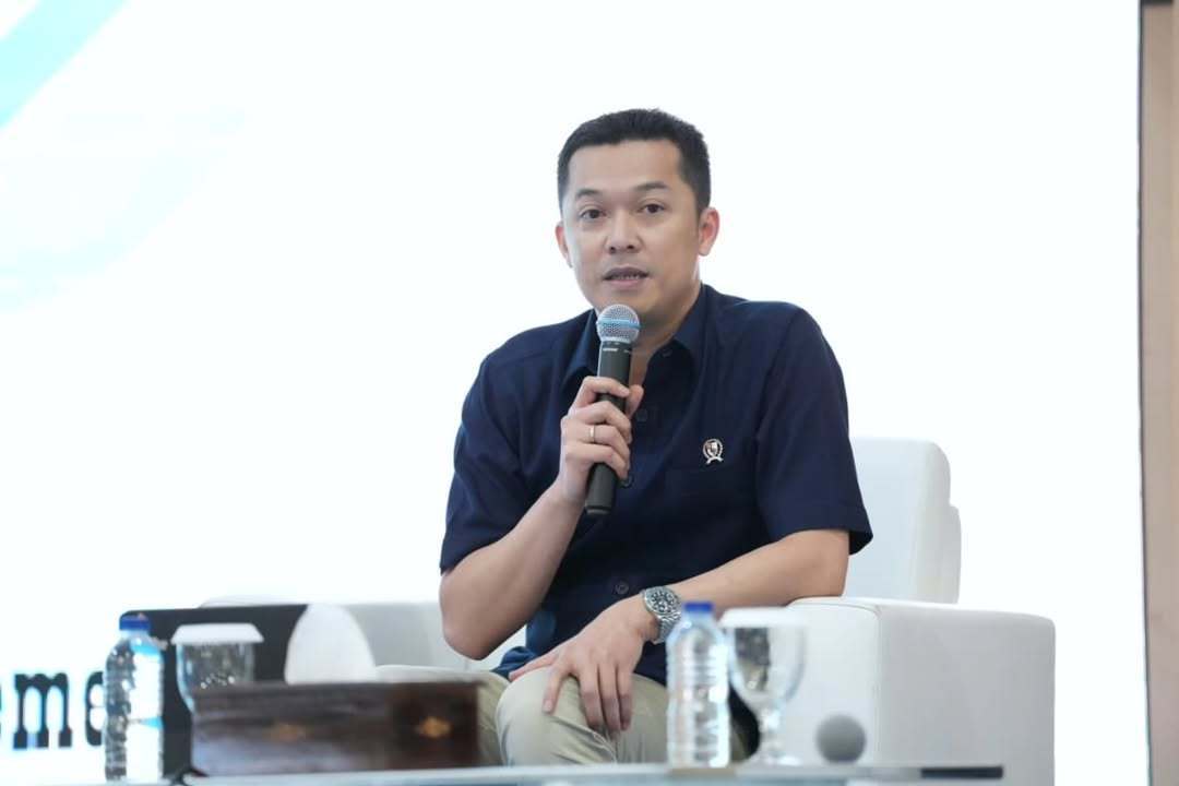 陶菲克道歉三个多月后,印尼男单21年的世锦赛金牌荒,押在今晚这个21岁小孩身上