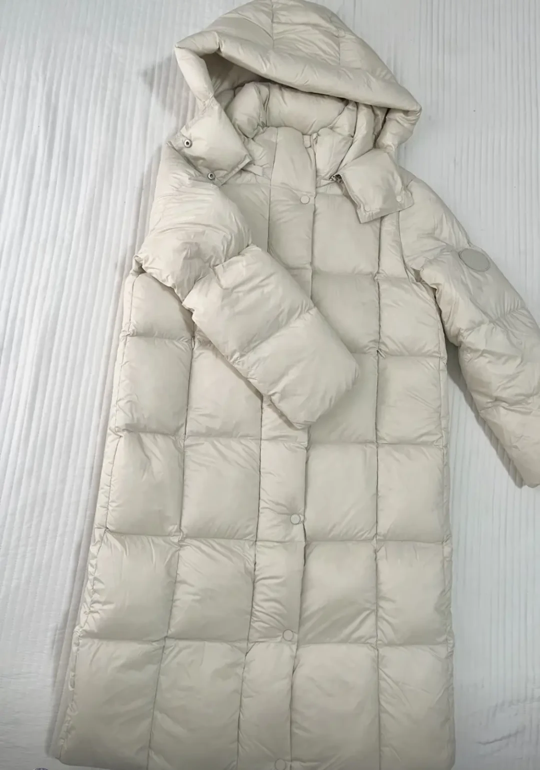 美力城反季鹅绒服降到379元，闭眼冲行不行？翻了全网种草帖和避雷帖，整理出4个判断