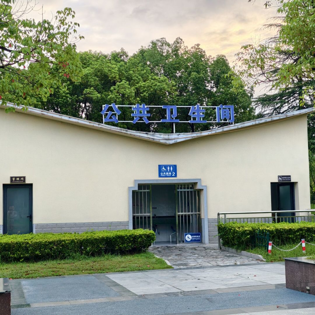 SUV的“一键成床”没让人少腰疼:国庆睡车里之前,先搞懂3条路线、2条红线和1个200元试错方案
