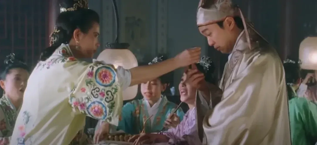 《唐伯虎点秋香》的“师爷”走了:33年后,全网为什么还在为秋香的结局争论