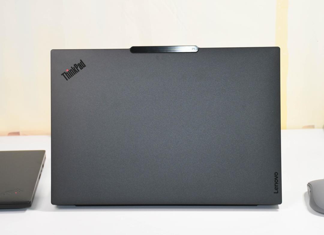 ThinkPad P1 2026起售价3万3,老用户直呼“开倒车”:29999版本买不到,49999才是正主