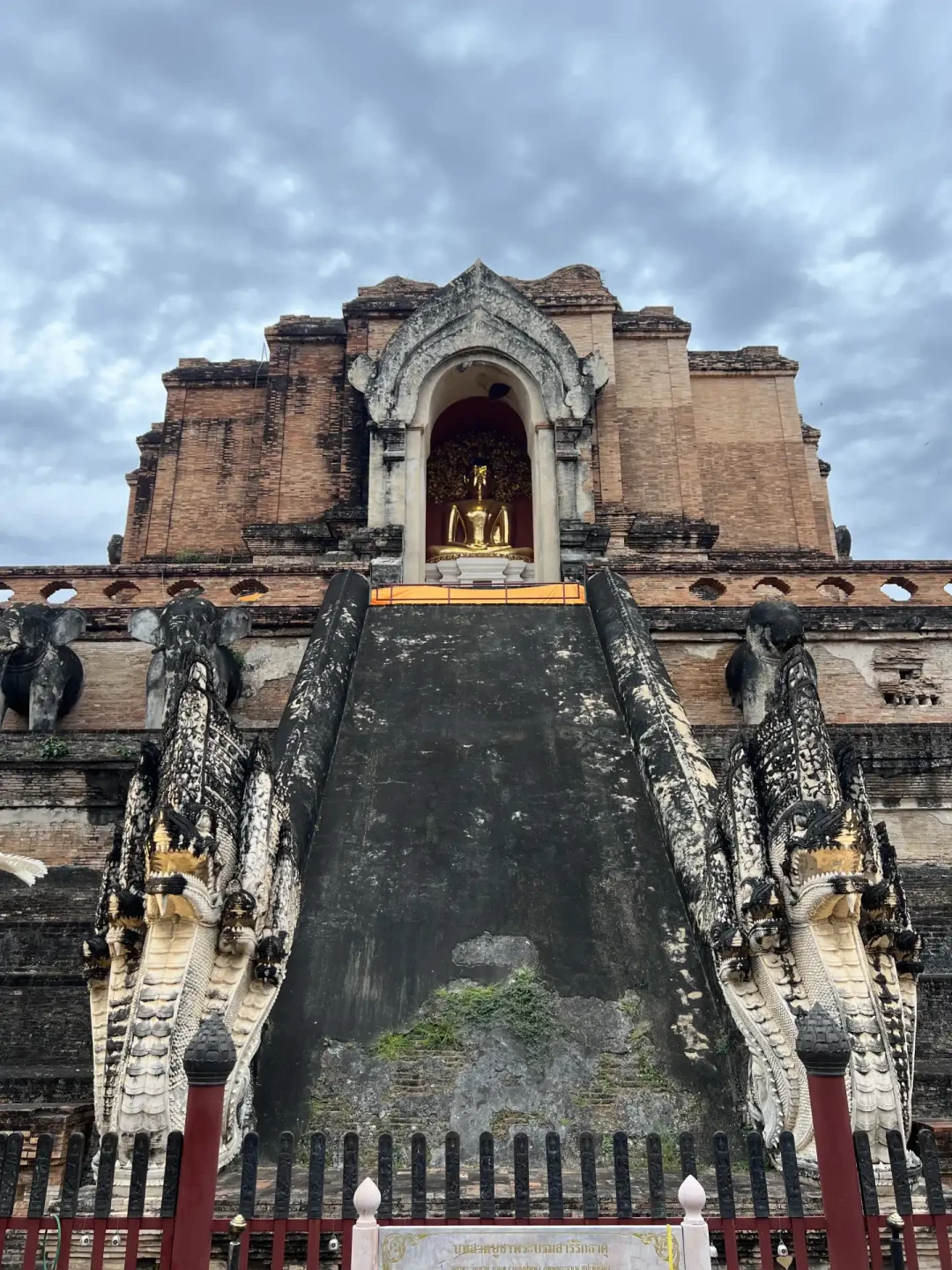 契迪龙寺只看残塔就亏了：这里藏过玉佛、立着清迈城柱，5个看点一次讲清
