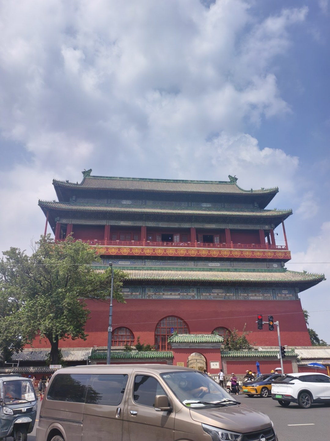 128元,在北京700年鼓楼下听一场现场:「鼓楼音乐夜」八月只剩最后两场,票怎么买、怎么玩