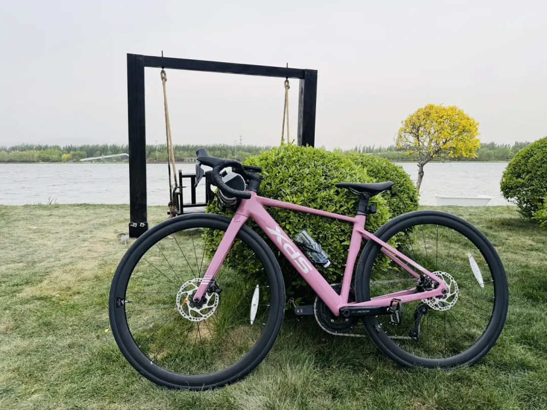 全套105 Di2的整车卖6999元:喜德盛AD600“买大套送车”的账算清了,但这3类人下手前要想清楚