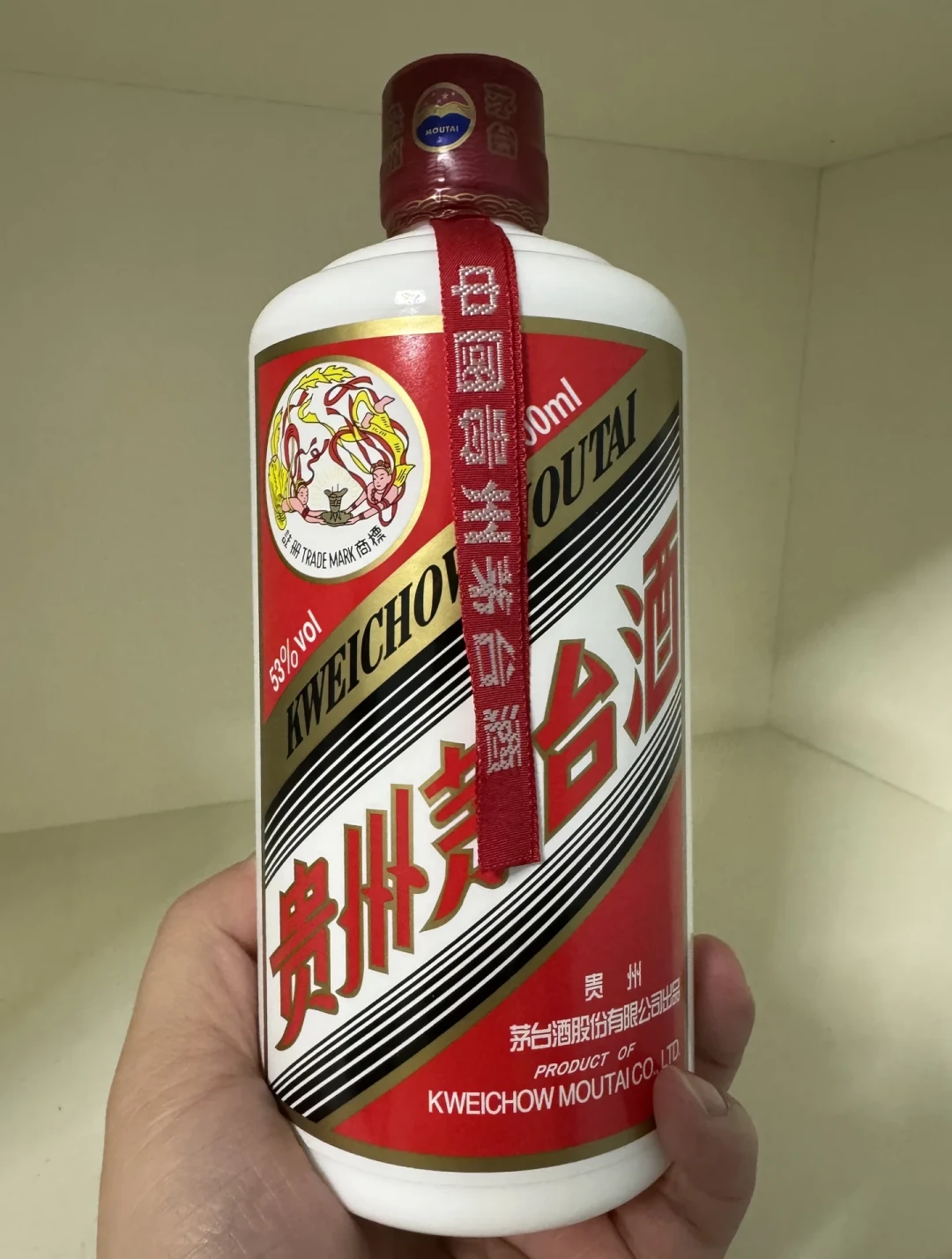 半年净赚445亿还跌了,25年来头一回:把茅台这份财报翻译给准备买飞天的人