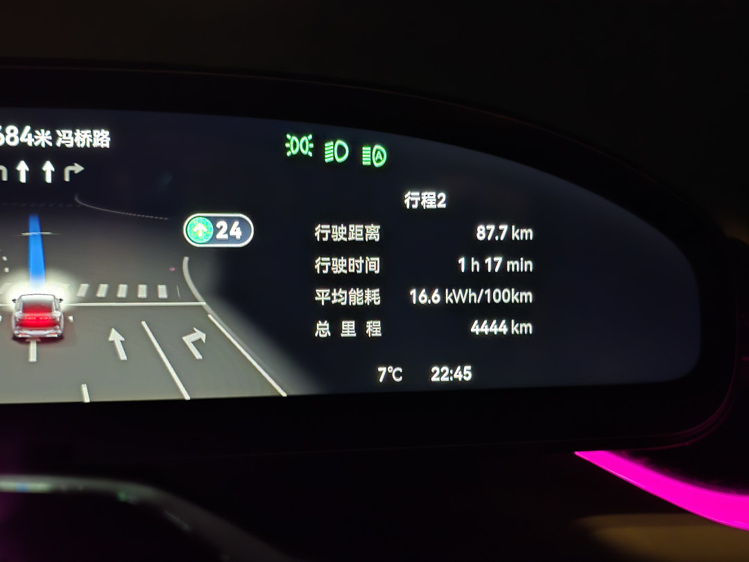 48小时,3台车栽在匝道上:我把全网12个真实案例摆到一起,这5种出口别交给智驾