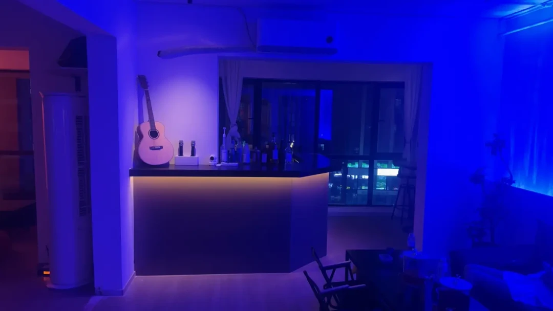 “边玩边赚钱,底薪200一晚”?翻完十几篇Homebar NPC招聘帖,我算了算这份兼职的真实时薪