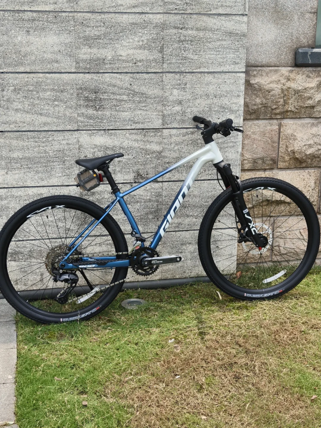3998的27款XTC800：筒轴、全内走、UDH全给了，但老车主扒出来的这几处让补，付款前得想明白