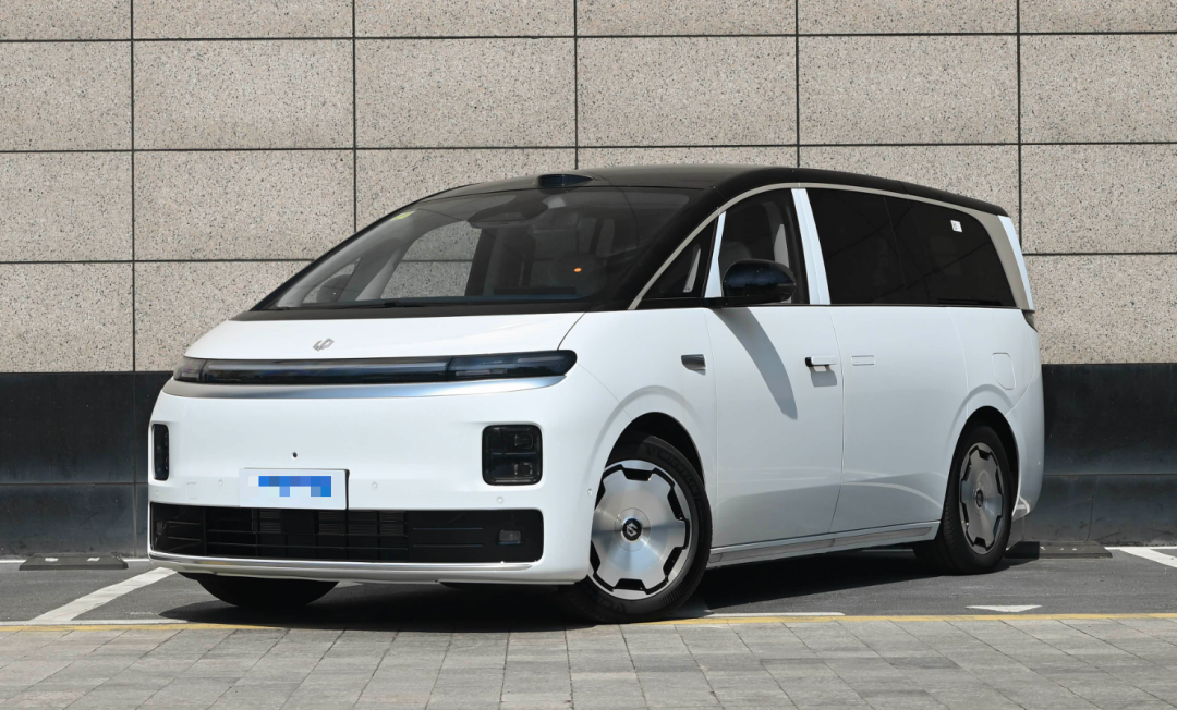 五座装不下俩娃了?成都车展这8台大六座和MPV,从23万到100万帮你分好档