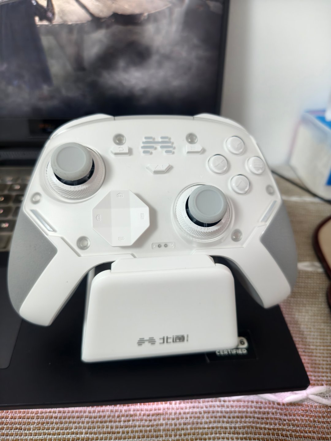 Xbox精英3泄露一周:摇杆终于能换了,决定等不等之前,先把这三笔账算清楚