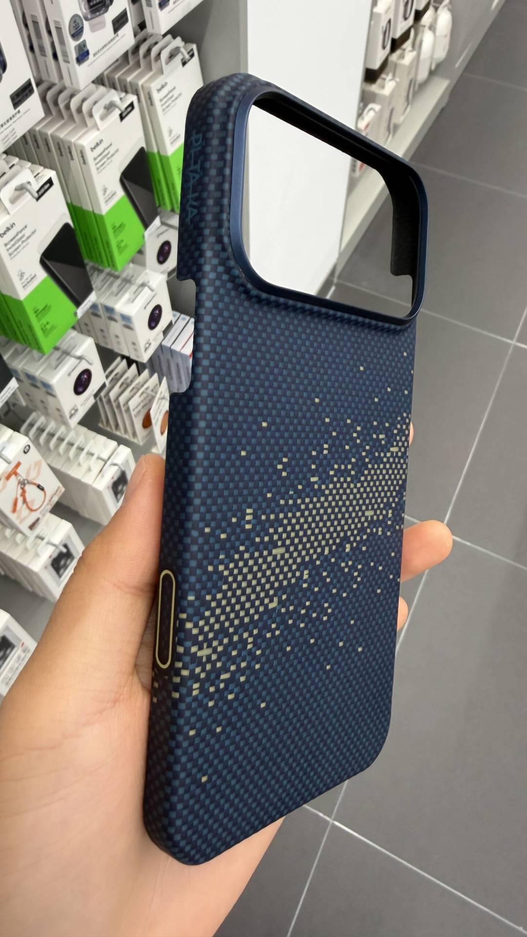 OtterBox包装盒泄露iPhone 17 Pro壳能直接用在18 Pro上:PITAKA 349元清仓款突然香了,但Max用户别急着跟