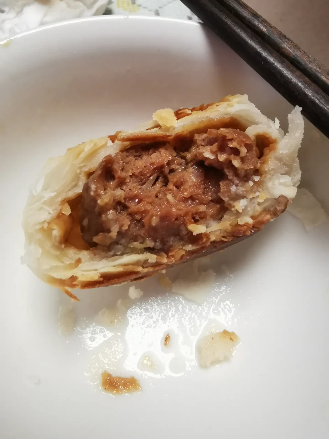 鲜肉月饼正处在不用排队的窗口期:光明邨排队15分钟、詹记2.5元一个、盒马口碑两极——今年第一口先对完这三条路再吃