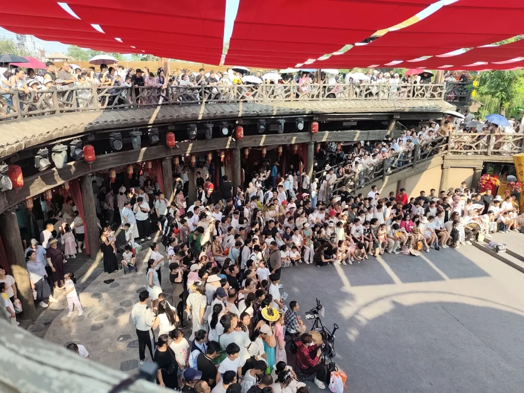 万岁山带娃真的不行?一边778人收藏当宝,一边排队劝退:差的就在3件事上