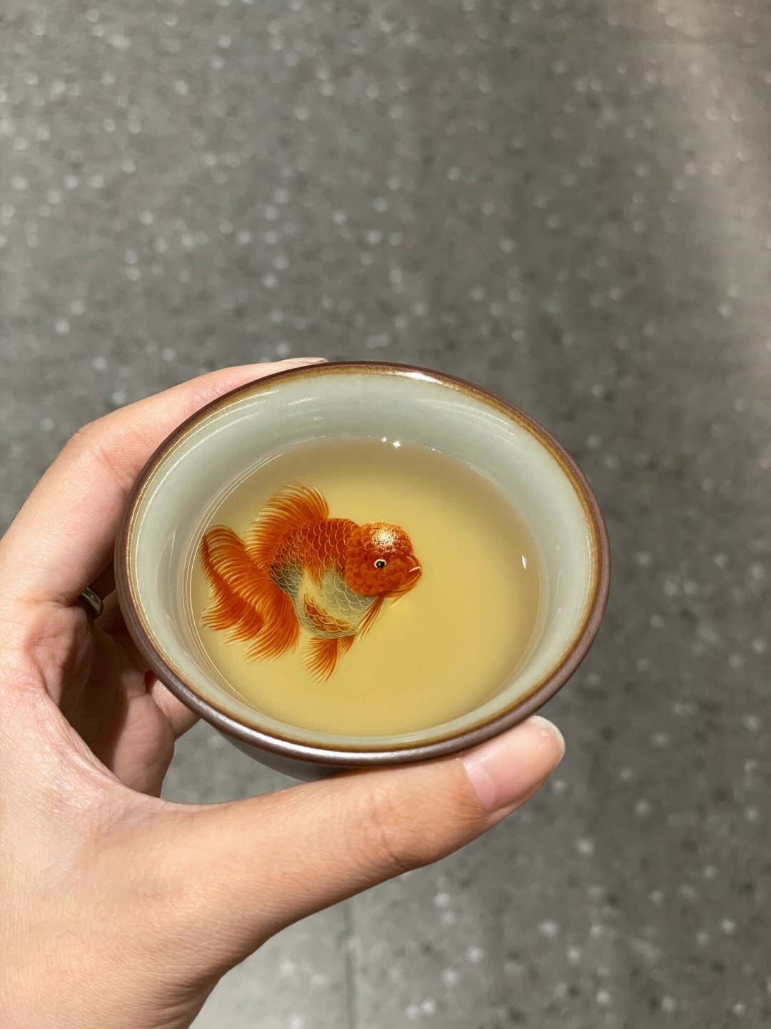 千块的杯被骂“智商税”,几百的又被嘲“丢人”:对完全网约120篇帖,主人杯的钱花在哪、三档预算和五条红线一次说清