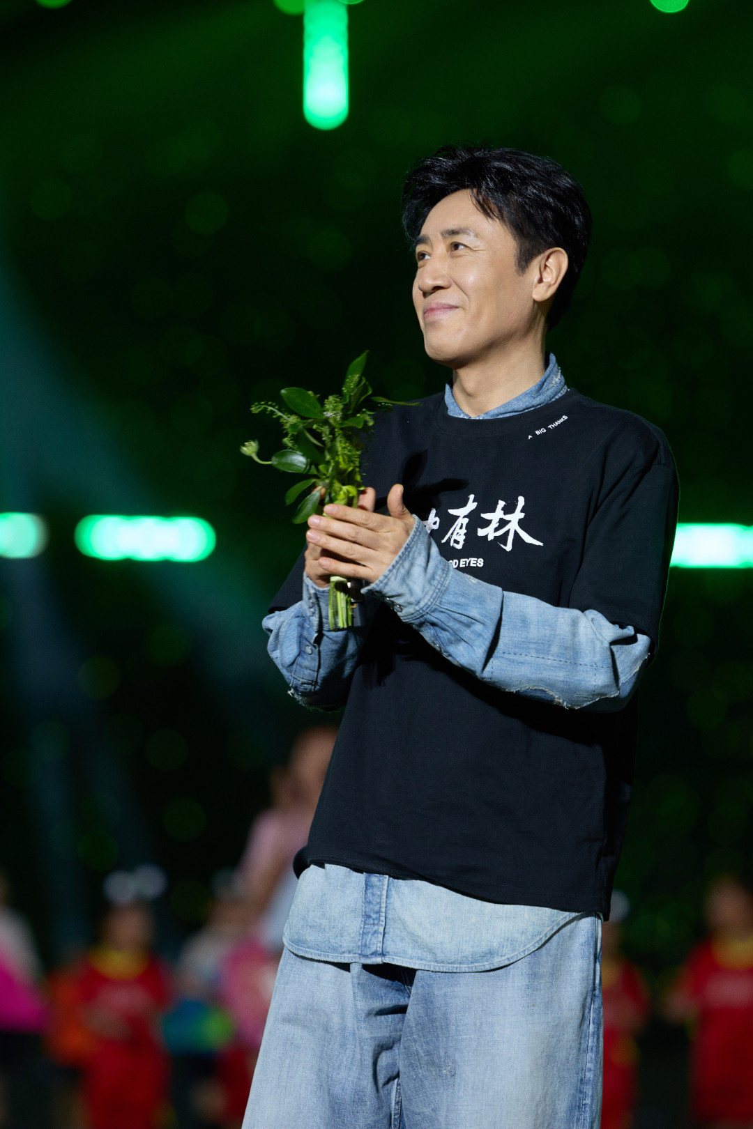 半年拿下电影电视两个顶级表演奖,又靠“特别出演”刷屏:于和伟的2026奖项时间线,给你一次性捋清楚