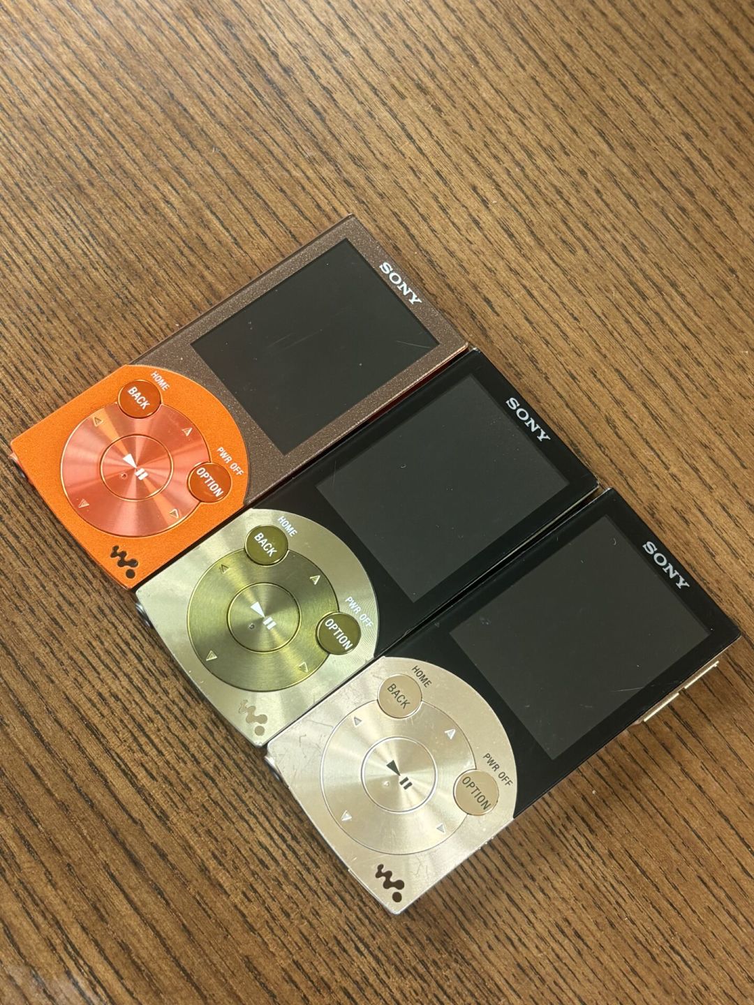 老Walkman到2026年还能用吗?翻完4台热门老机,发现它有3处还真赢手机