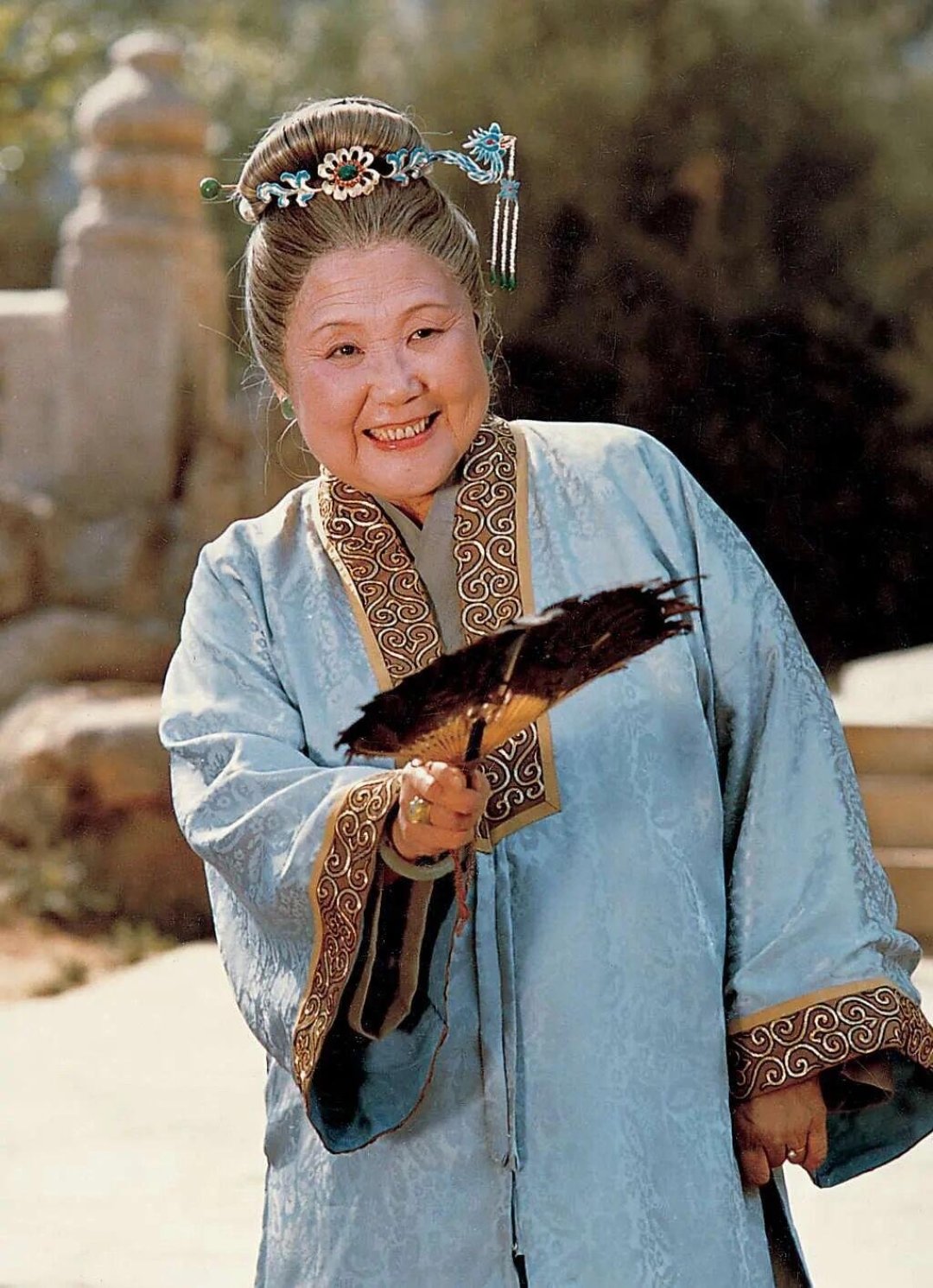 八月初三是贾母的生日:全书排场最大的八旬寿宴,凤姐靠当铜锡给王夫人凑寿礼
