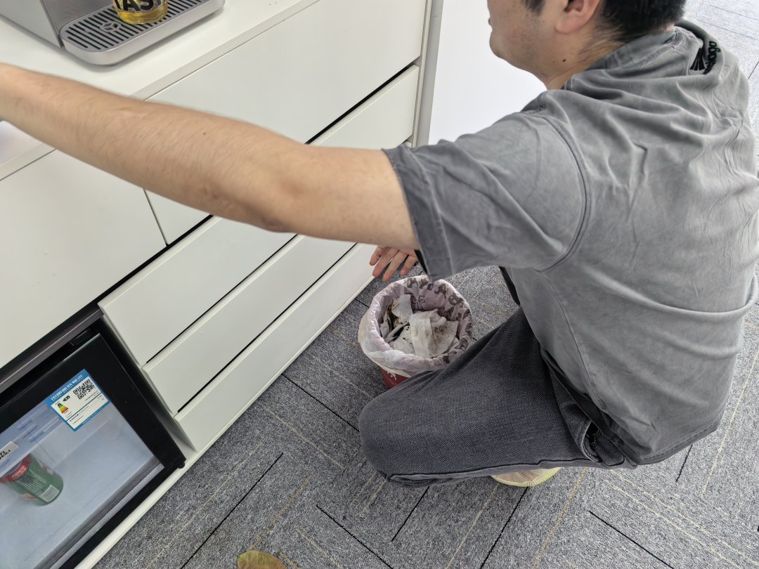咖啡机又堵了,又是老板在掏:往办公室放机器前,先想清楚这3个问题