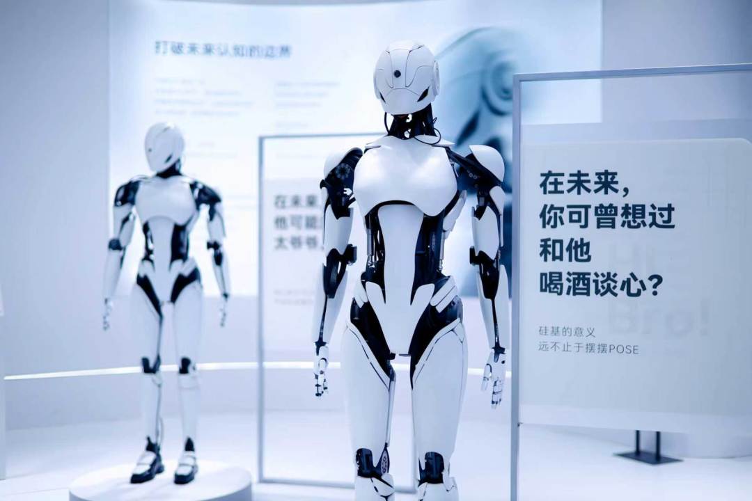宇树两天市值蒸发1670亿,却同天发布9900元新品:买机器人别看股价