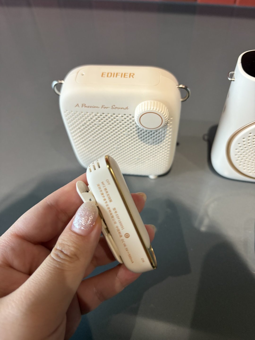 漫步者居然出扩音器了,还在开学前被老师们问爆:MF1、MF2、MF20差在哪?翻完三平台的软文和评论区,真话都在这儿
