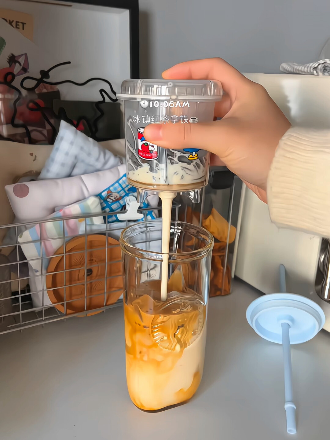 凤牌经典58别光泡着喝了:做成红茶拿铁一杯6块出头,风味能顶15块的茶饮