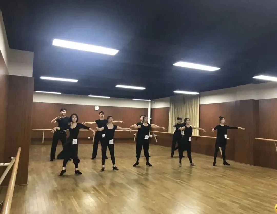3280元的年卡上了4个月只退600:成人拉丁报班交钱前,先把这三笔账算清