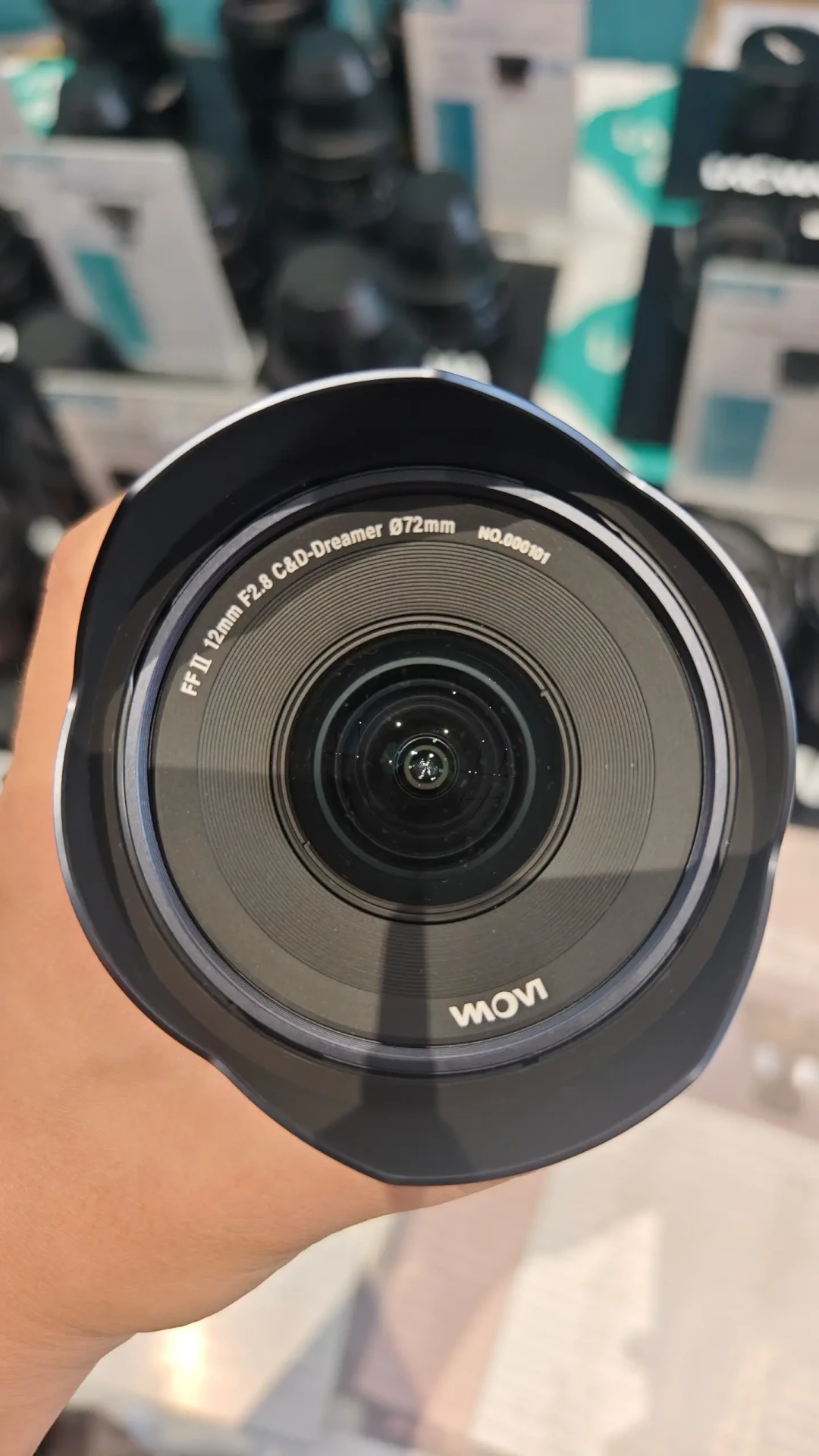 老蛙12mm F2.8 AF降到4950元,比更广的10mm还便宜518元:风光星空党该选哪支超广角?