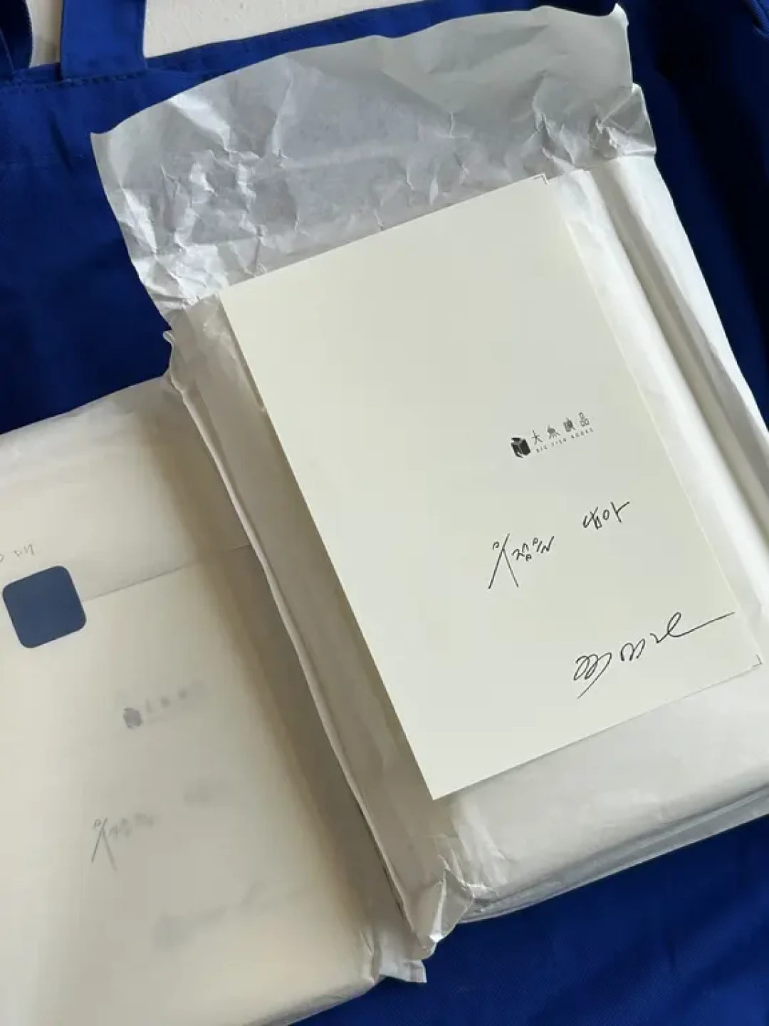 金爱烂的见面会门票秒没,但她的中文版其实分属两家出版社:想冲的先把这件事搞清楚