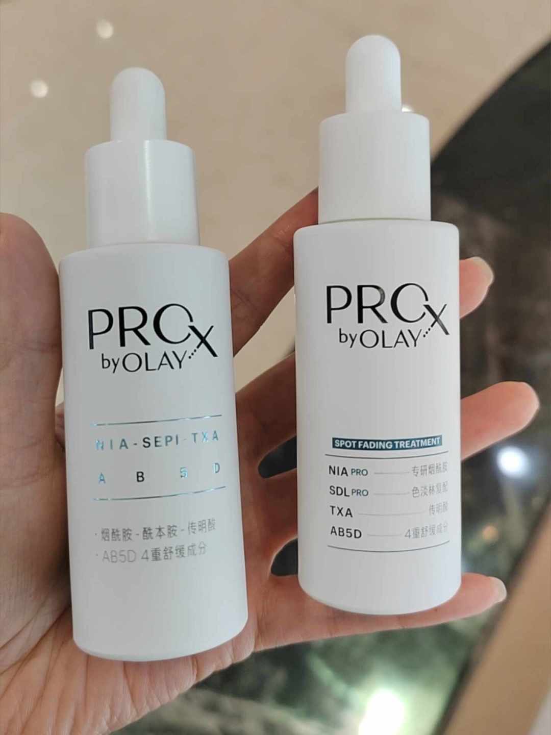 晒了一个夏天斑深了一个色号:先分清晒斑还是黄褐斑,再决定买哪瓶OLAY小白瓶