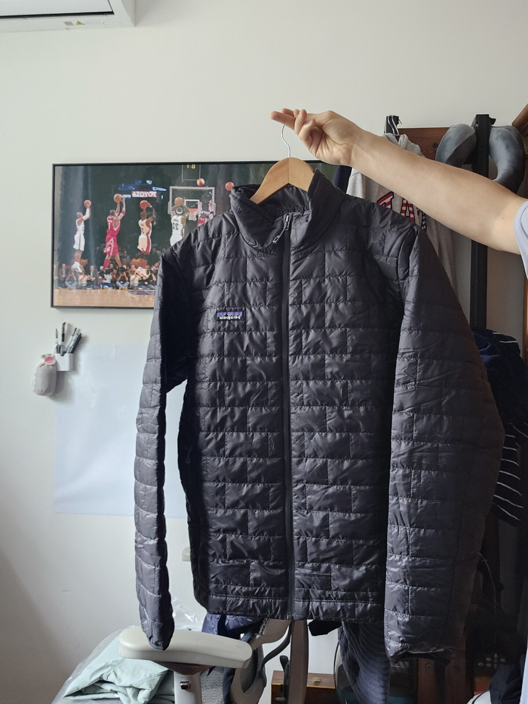 金标P棉棉服8月底反季摸底：华巍270到黑冰500，六个品牌的好价线一次说清