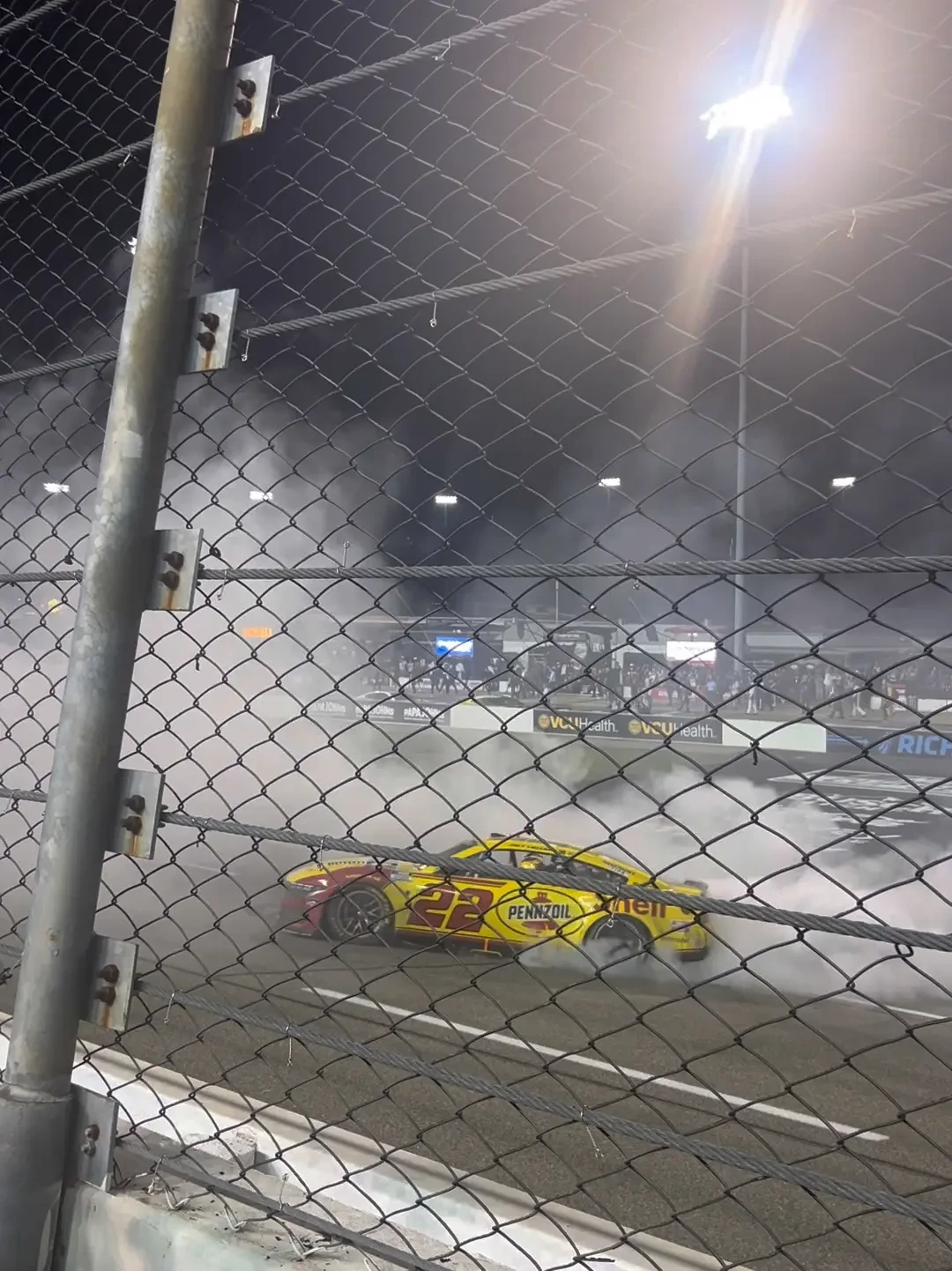 去现场看 NASCAR 值不值？秋季三场季后赛：怎么选、怎么算钱、怎么避坑，一篇说清