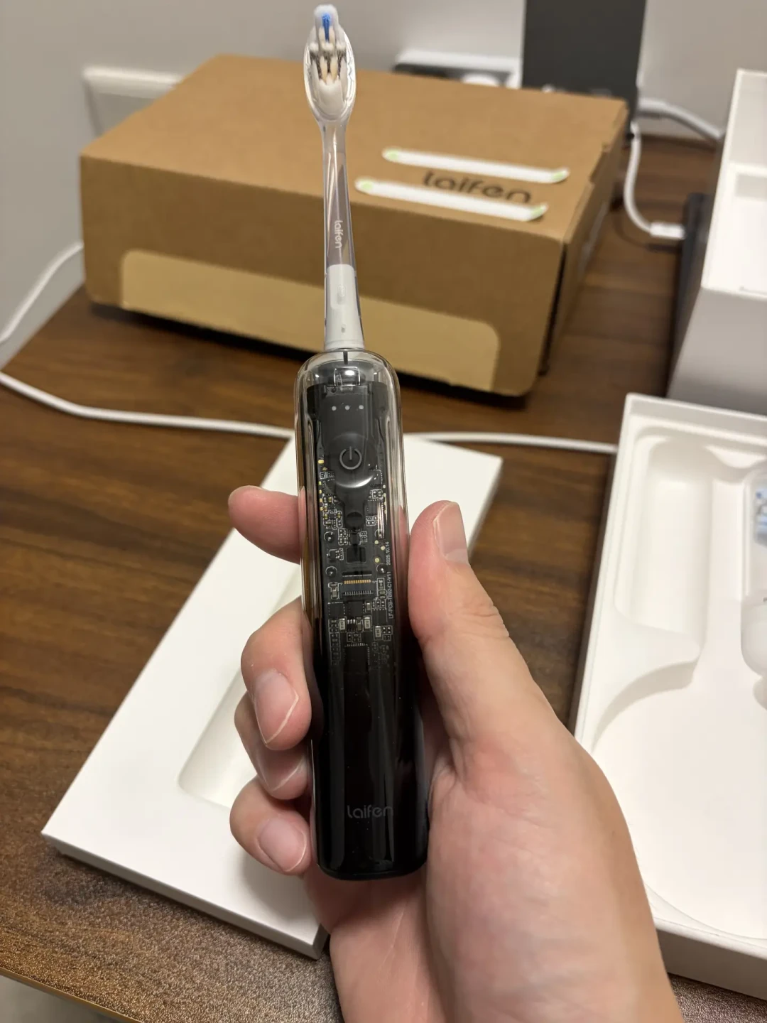 徕芬i2上市8个月:一代的坑填上了,9.9元刷头没了,现在值得买吗?