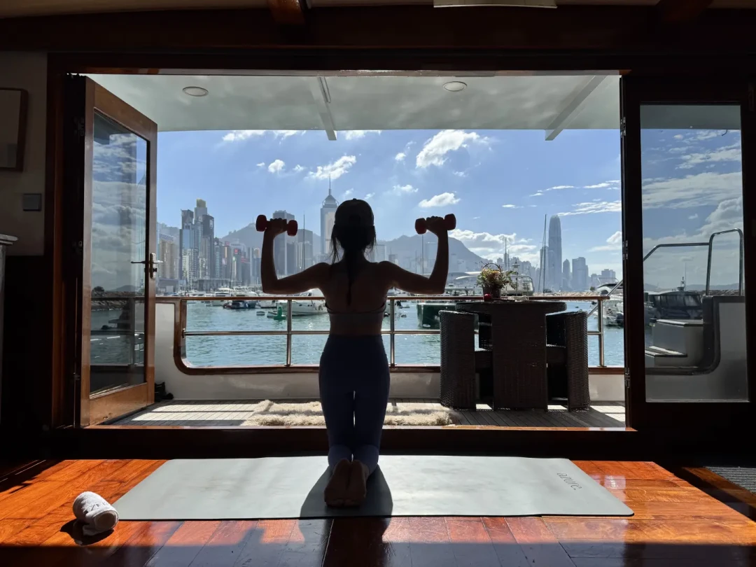 真正火的海上瑜伽帖子，没一篇在聊瑜伽：看完四平台上百篇帖子，我整理出夏天结束前找到靠谱「组织」的方法