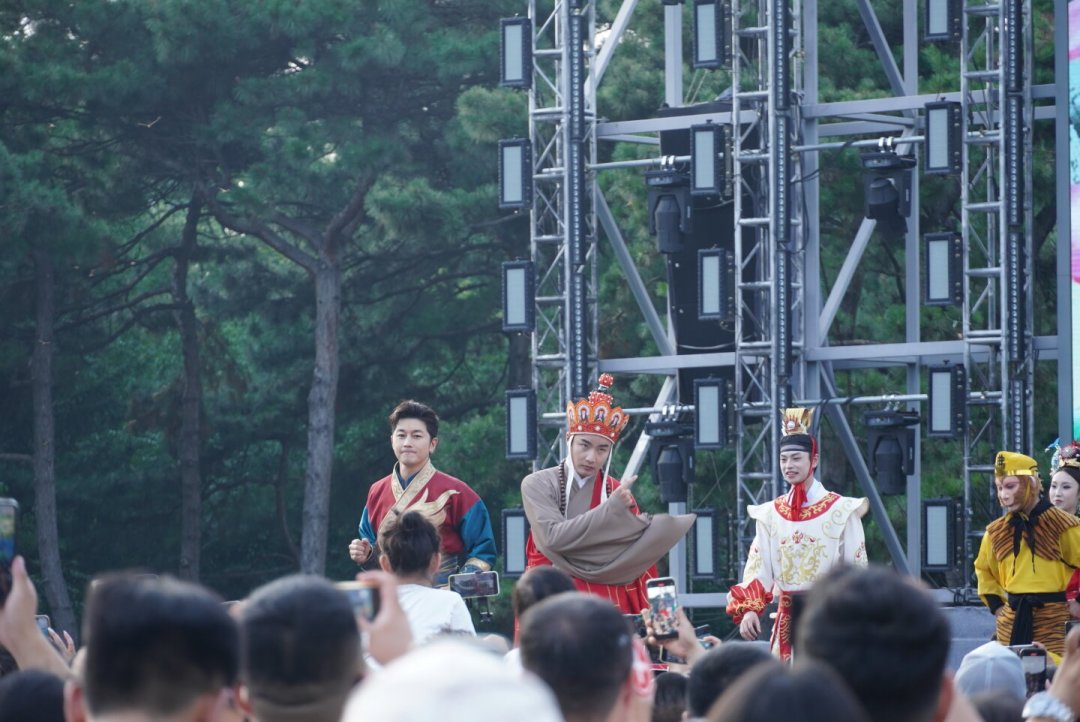 86版《西游记》在长春被“演活”了：49元夜场看唐僧和雪饼猴，值不值先去，这篇说透