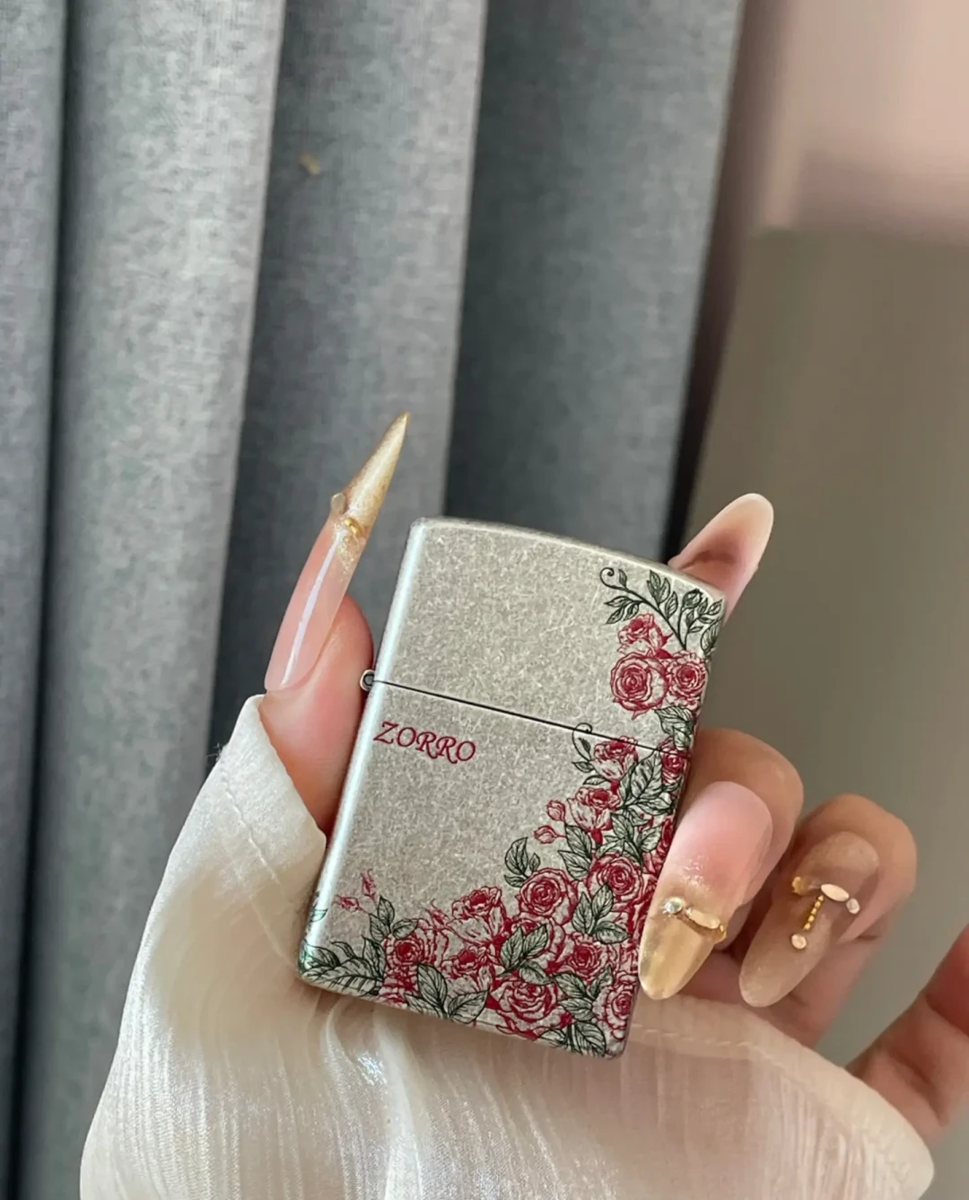 “zippo打火机该不会是花式圈里最冷门的吧?”翻了五个平台,我把佐罗花式入门路线和选机清单整理出来了
