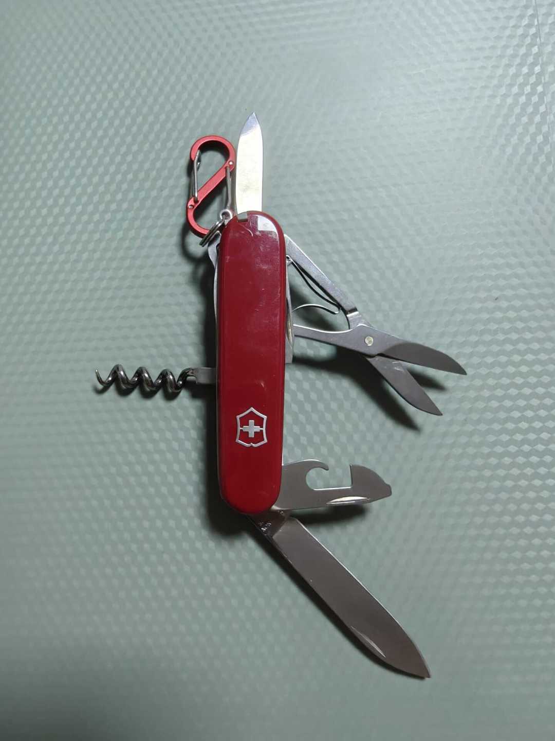 EDC小刀上高铁,4厘米的瑞士军刀都被收了:“6厘米”规矩和真实执行,一次说清