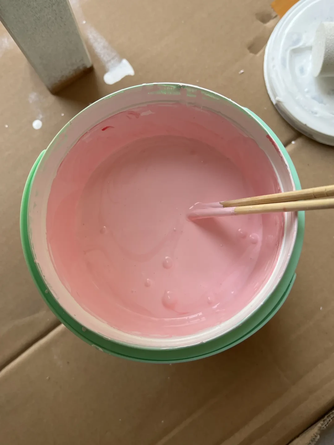 旧家具先别急着扔：扔了倒贴几百块，救它最低几十块，但这3类真不值得救