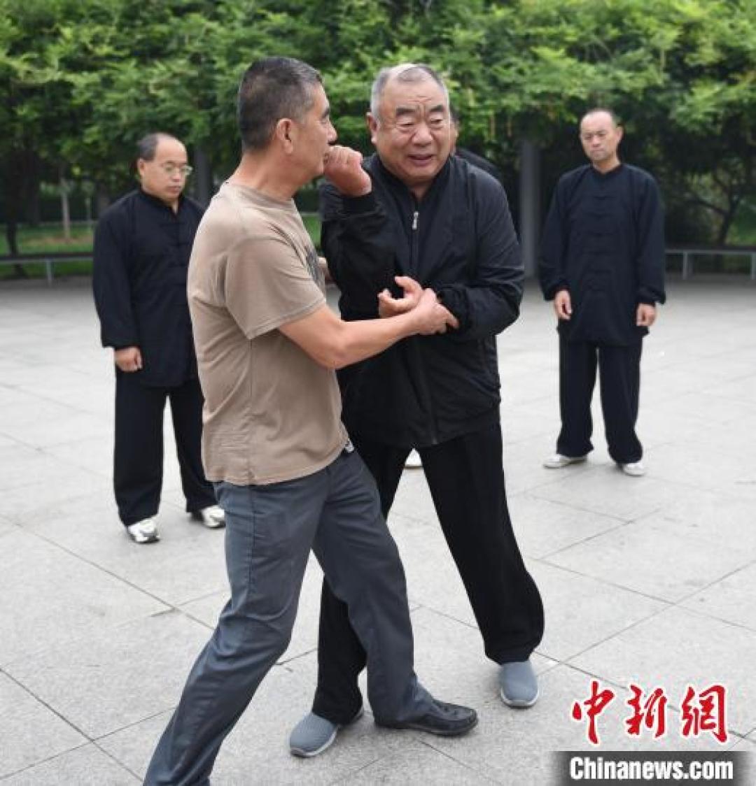 李福克吵了半年,形意拳到底值不值得学?先把全网这堆噪音过滤一遍