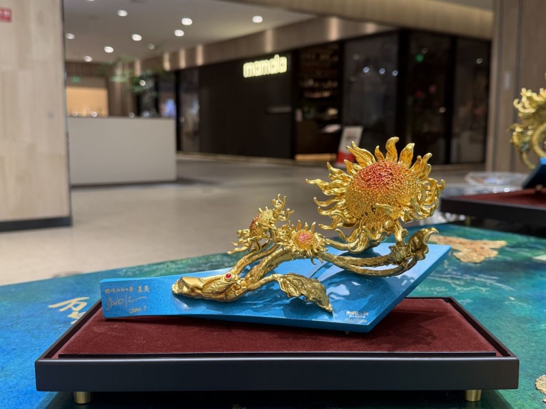 朱炳仁铜被曝掉色,创始人称“只能戴纯金”:几百块的“铜”还能买吗