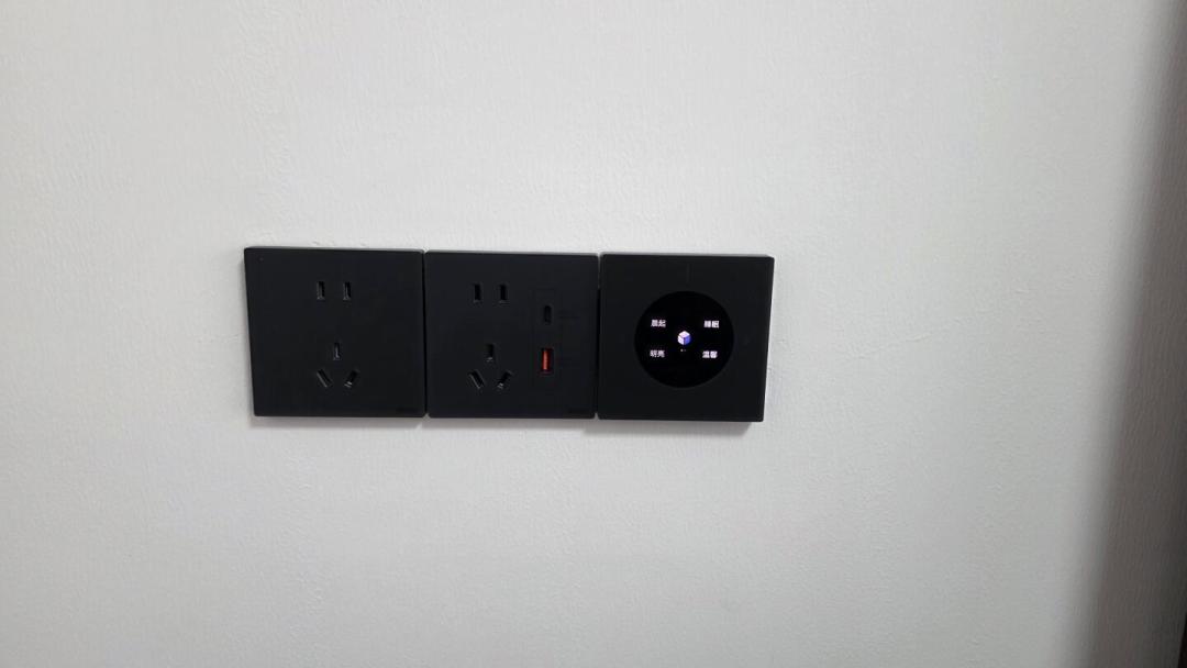 599元,把小艺塞进墙里:代工大厂三诺进了华为生态,值得买吗?
