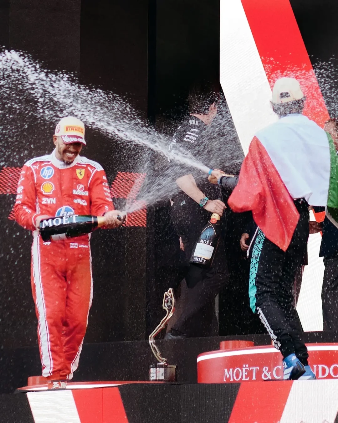 F1冠军喷的香槟不是什么高端货：本周末荷兰站，领奖台“香槟雨”其实是酩悦入门线