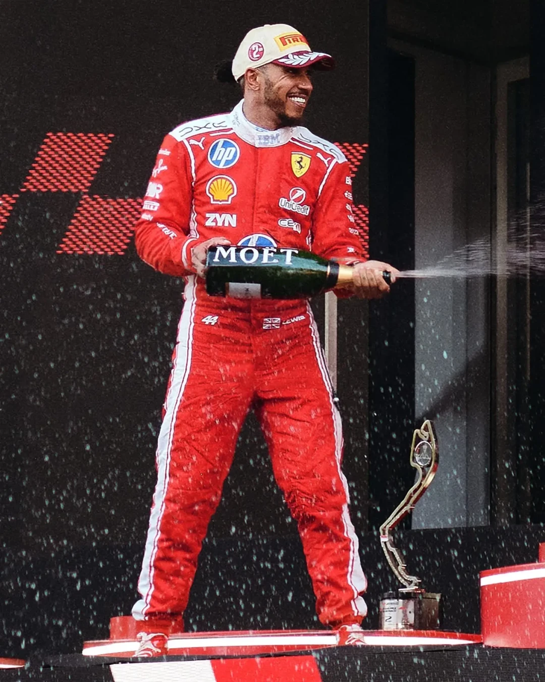 F1冠军喷的香槟不是什么高端货：本周末荷兰站，领奖台“香槟雨”其实是酩悦入门线