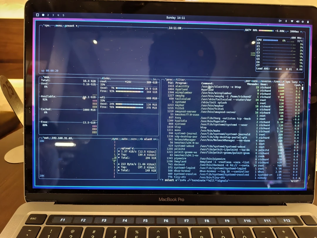 DHH的Omarchy发布4.0大版本:内置AI编程Agent的Arch桌面,27k Star的“主厨精选”值不值得装?