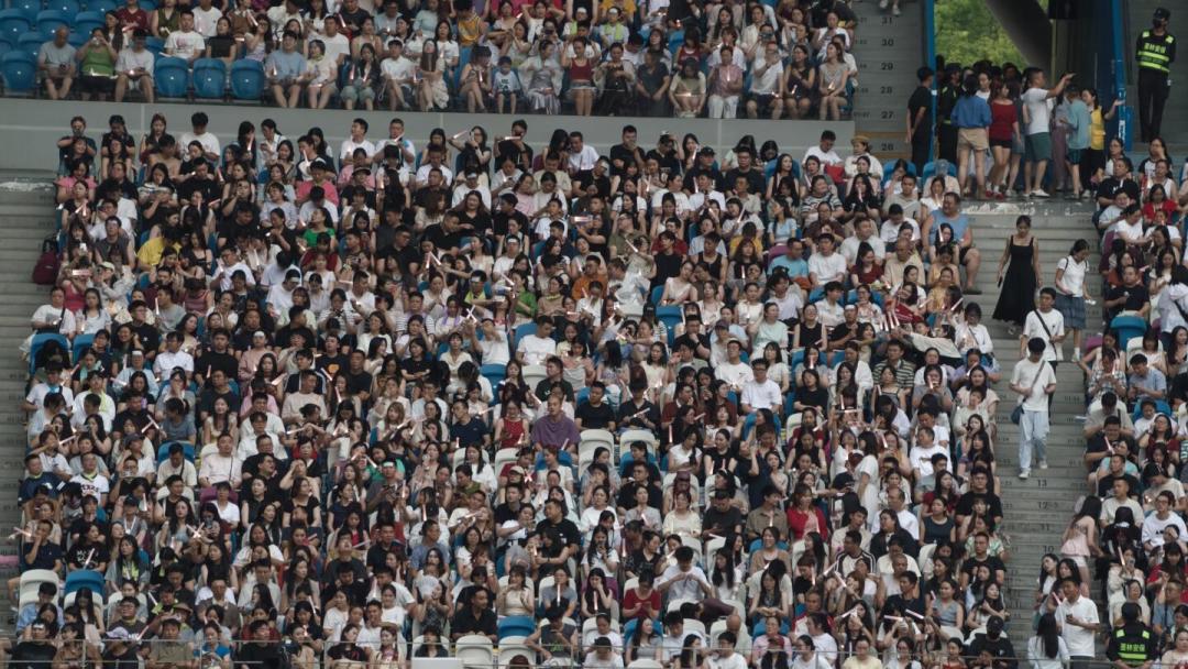 长沙今晚开唱，济南10万人下月进场：抢到凤凰传奇的票，先把这份军训预习清单收好