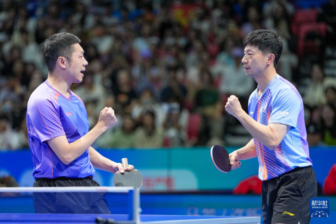 落选亚运会，却和马龙拿下全锦赛男双冠军：许昕留下那句“有没有可能是一直在呢？”